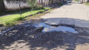 Vecinos de Palpalá reclaman mejoras en las calles y servicio del barrio